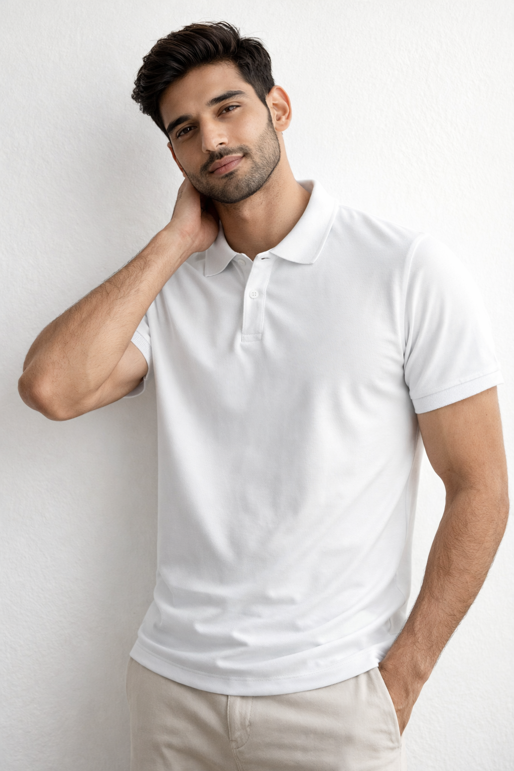 Men's Polo White T-shirts at ₹599